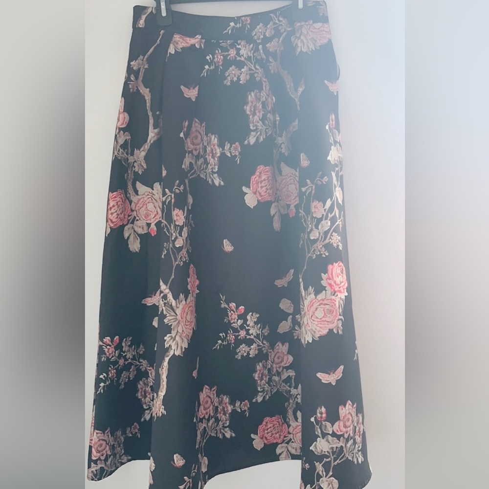 Beautiful Skirts size L